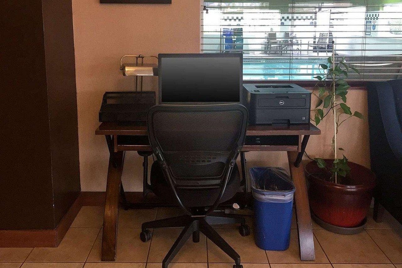 Comfort Inn & Suites-Portland Airport Bagian luar foto