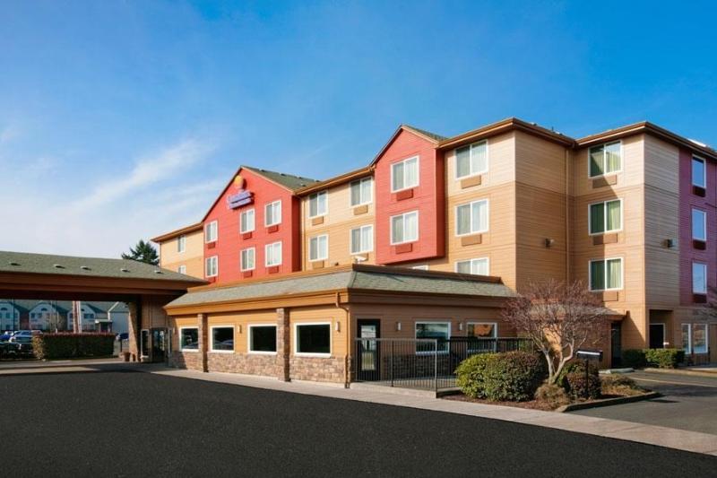 Comfort Inn & Suites-Portland Airport Bagian luar foto