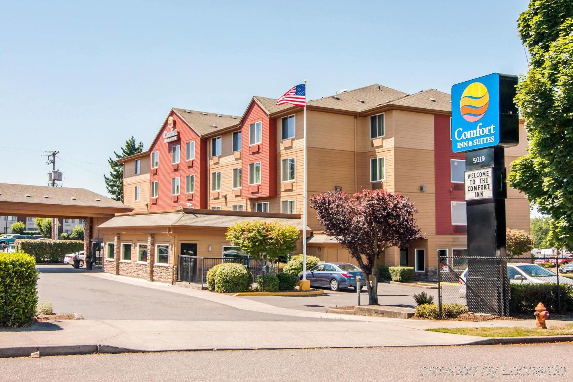 Comfort Inn & Suites-Portland Airport Bagian luar foto