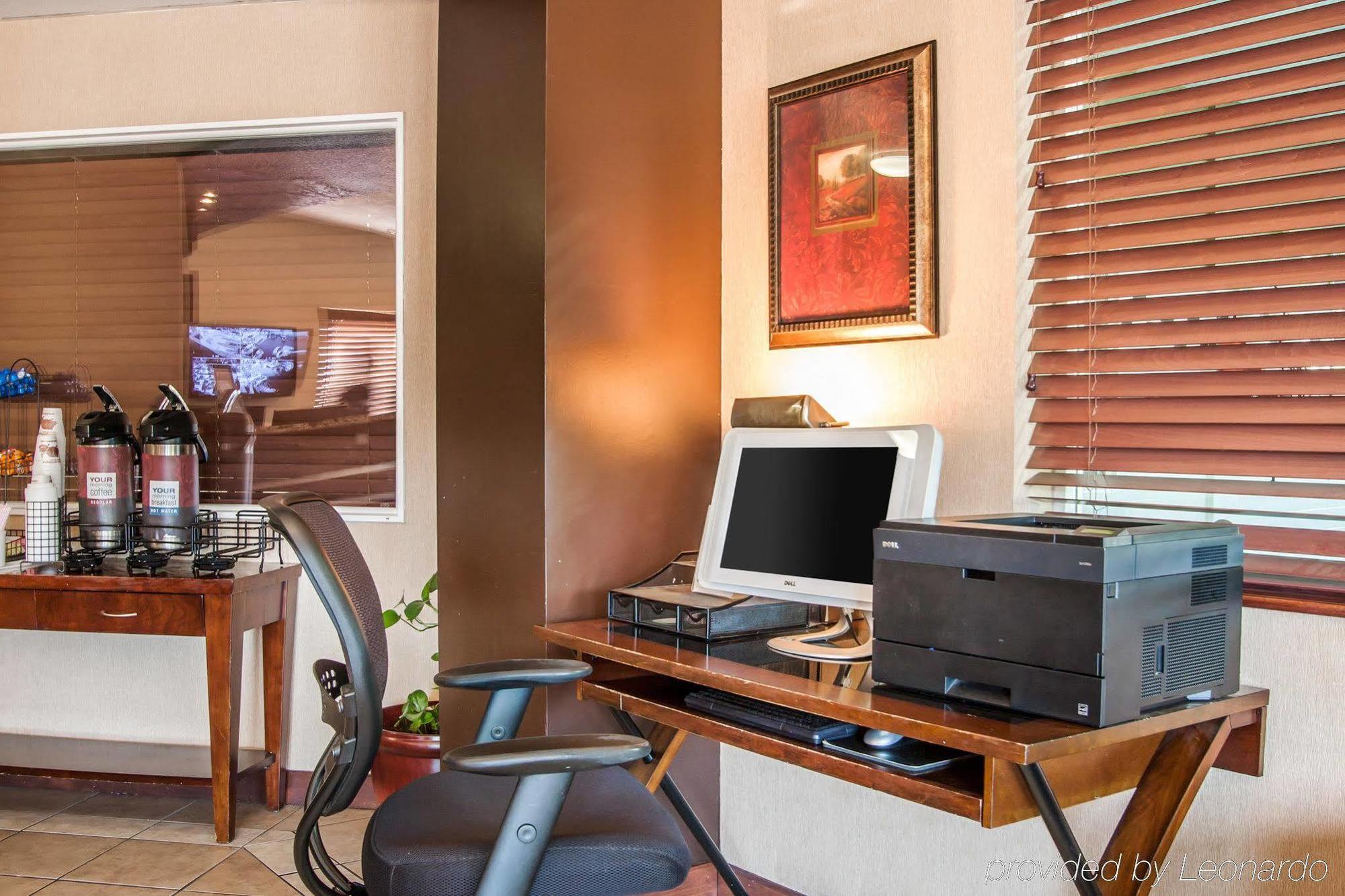 Comfort Inn & Suites-Portland Airport Bagian luar foto