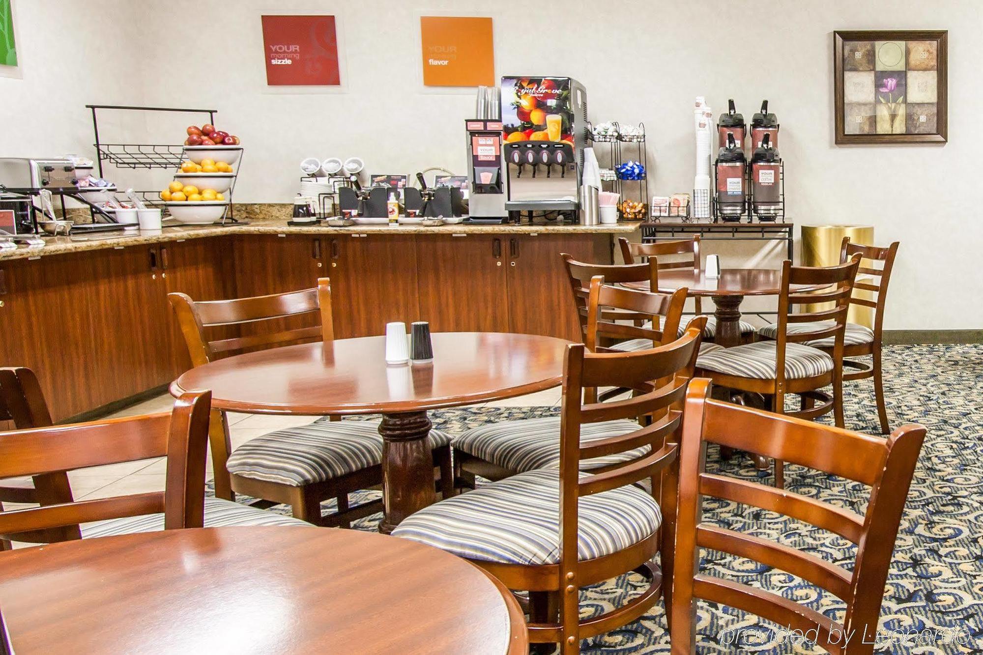 Comfort Inn & Suites-Portland Airport Bagian luar foto