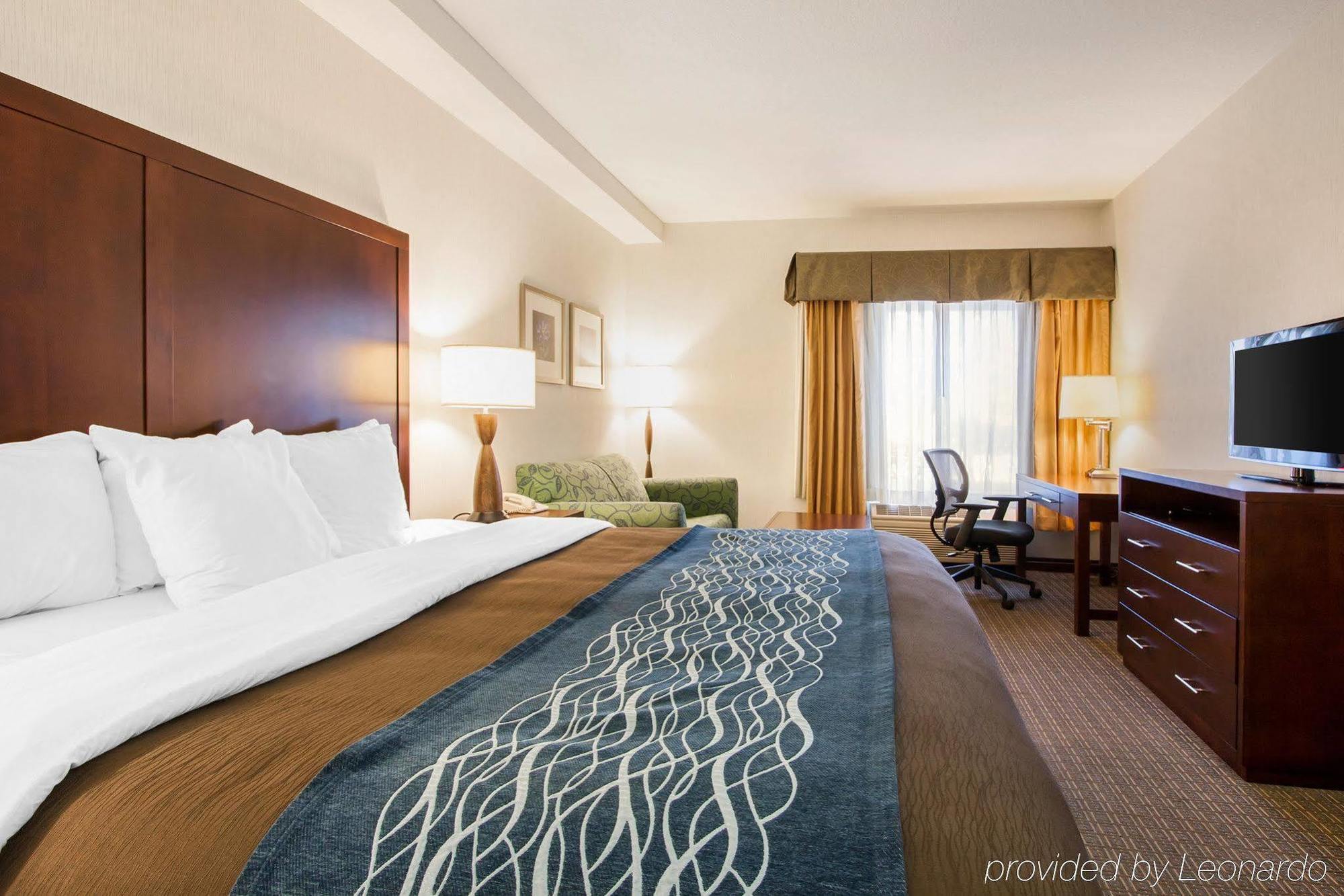 Comfort Inn & Suites-Portland Airport Bagian luar foto