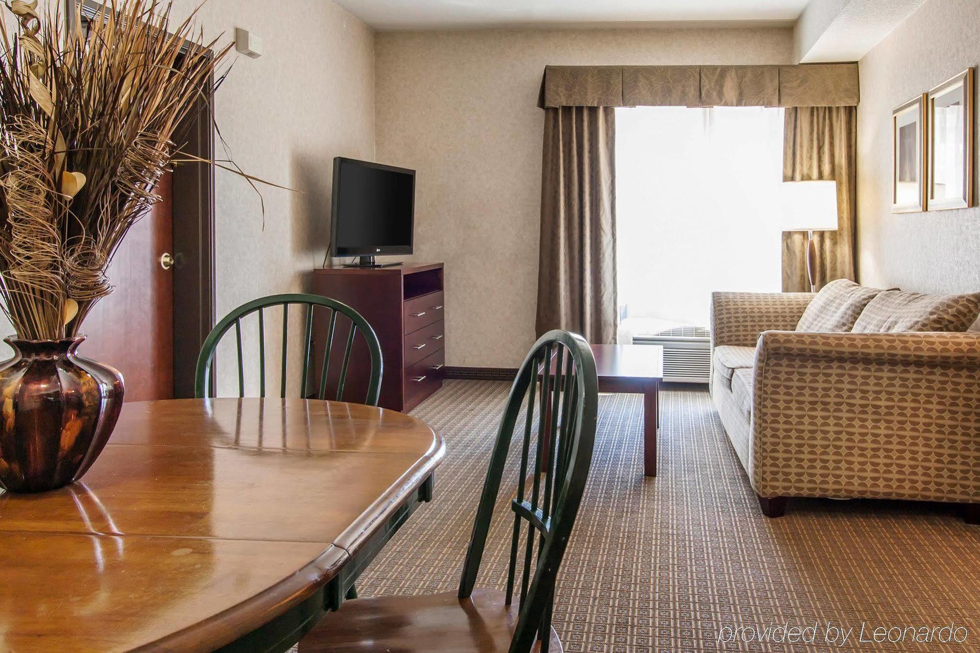 Comfort Inn & Suites-Portland Airport Bagian luar foto