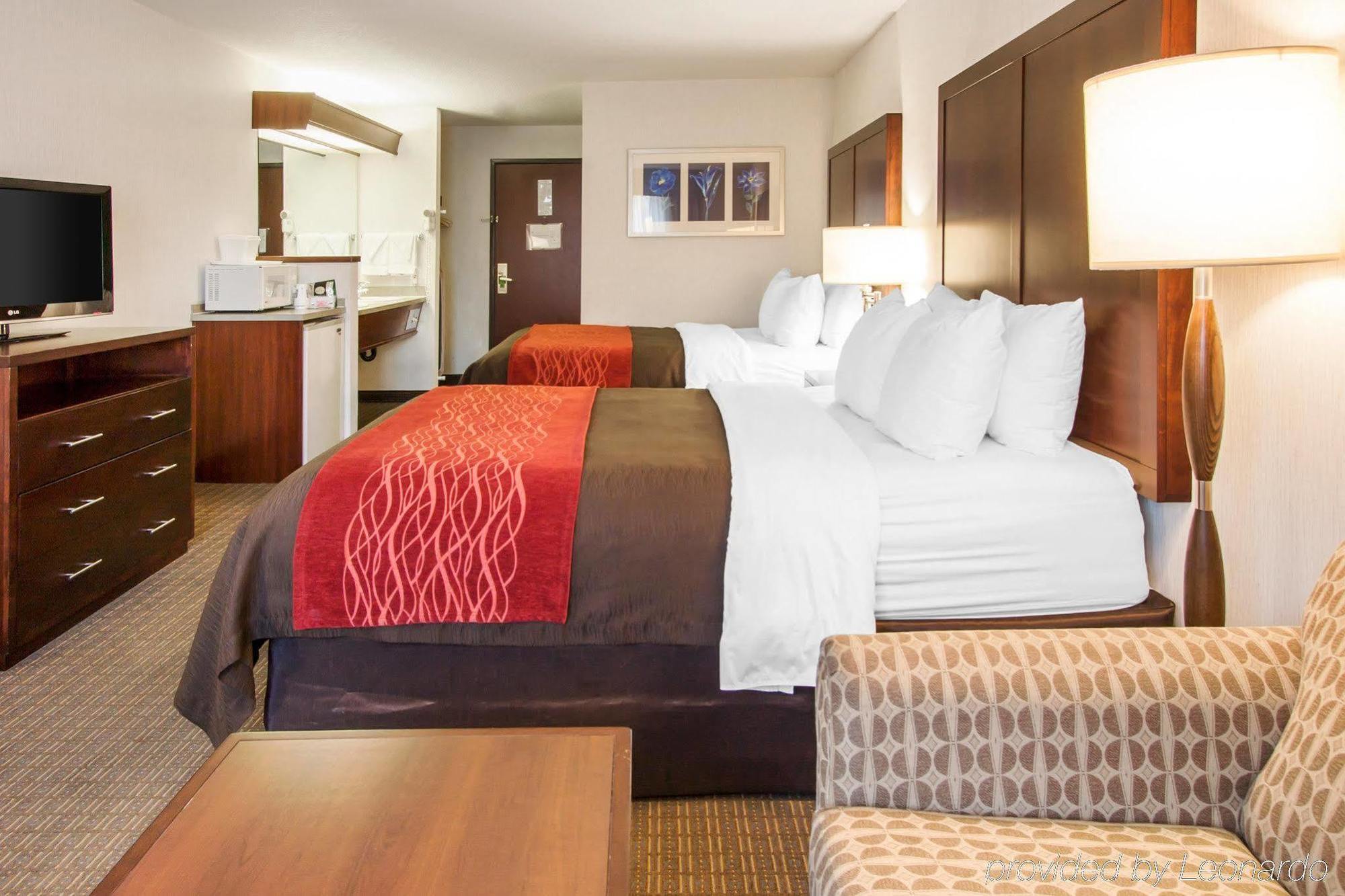 Comfort Inn & Suites-Portland Airport Bagian luar foto