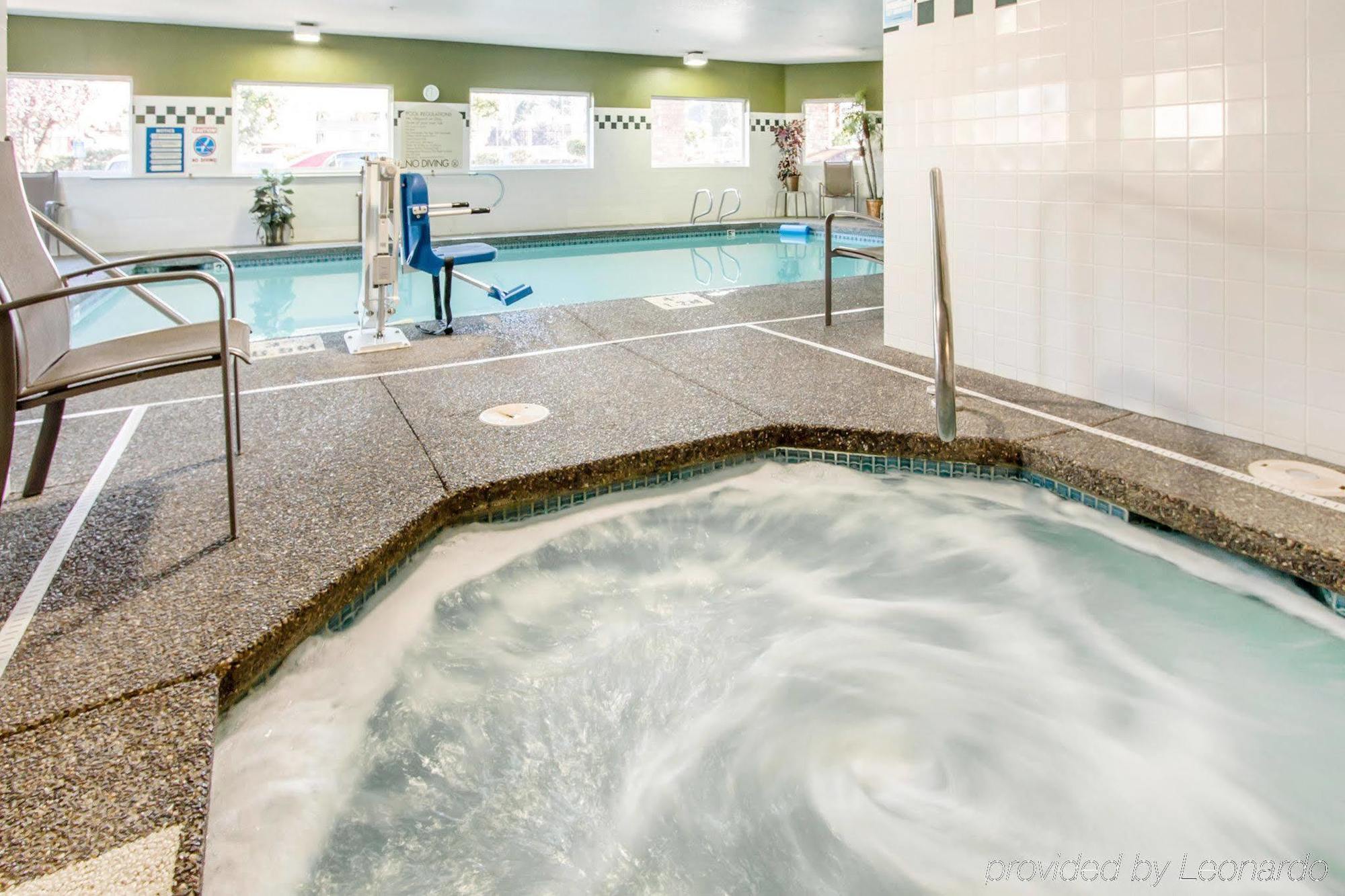 Comfort Inn & Suites-Portland Airport Bagian luar foto