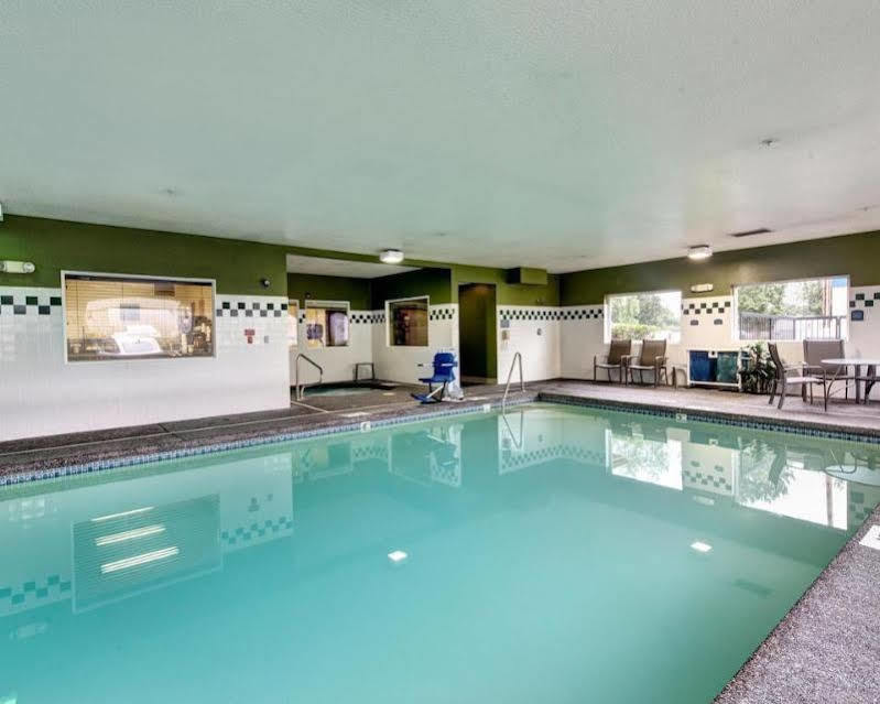 Comfort Inn & Suites-Portland Airport Bagian luar foto