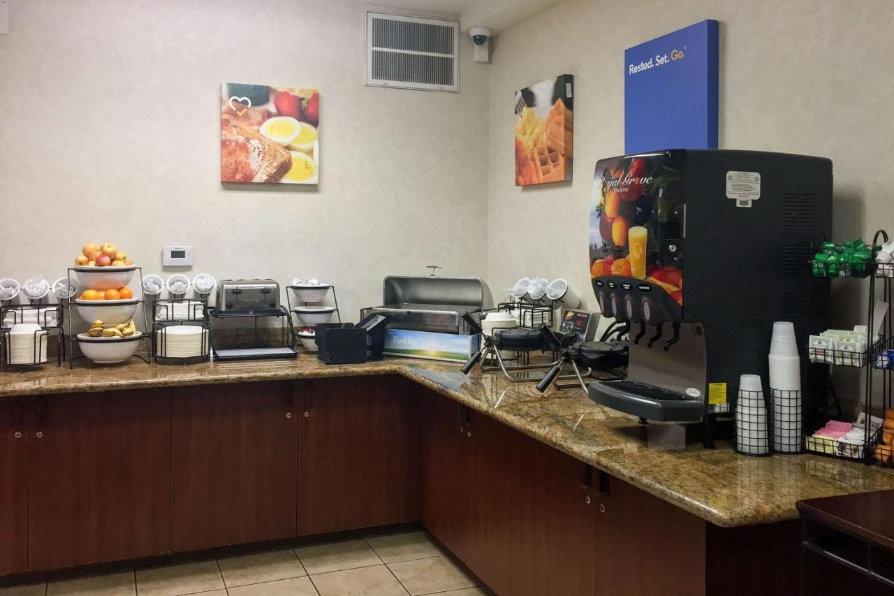 Comfort Inn & Suites-Portland Airport Bagian luar foto