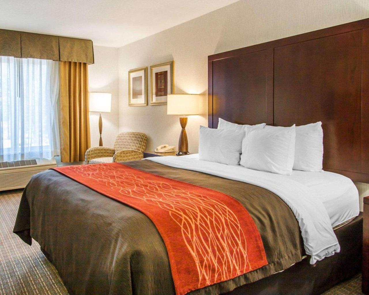 Comfort Inn & Suites-Portland Airport Bagian luar foto