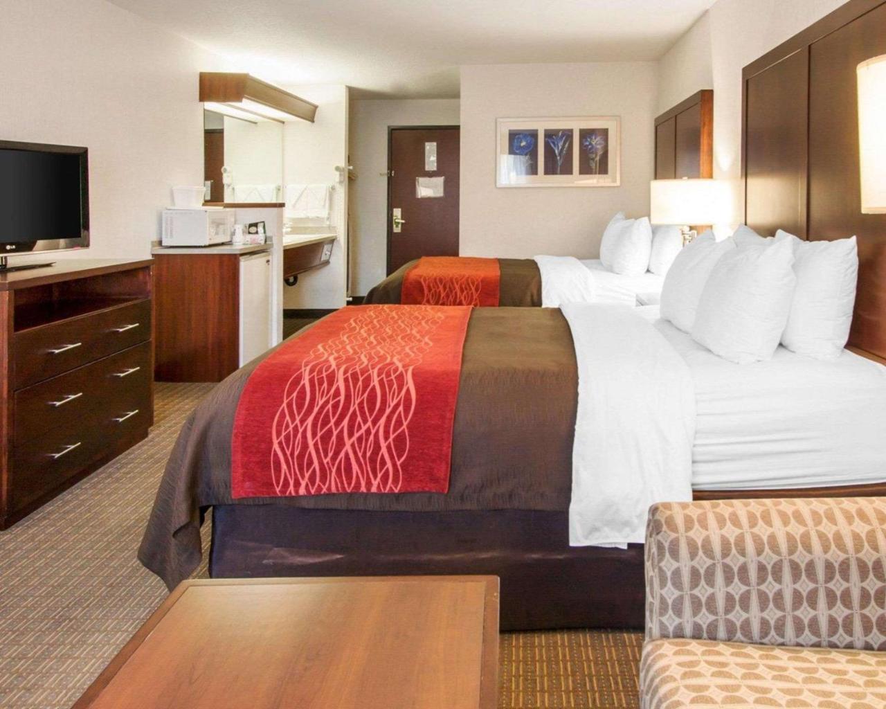 Comfort Inn & Suites-Portland Airport Bagian luar foto