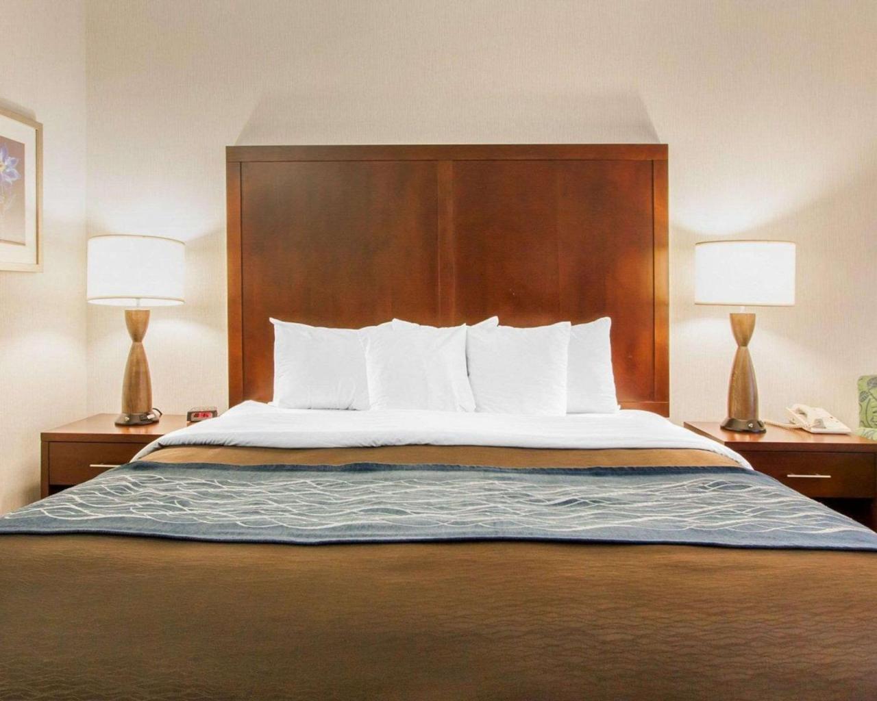 Comfort Inn & Suites-Portland Airport Bagian luar foto