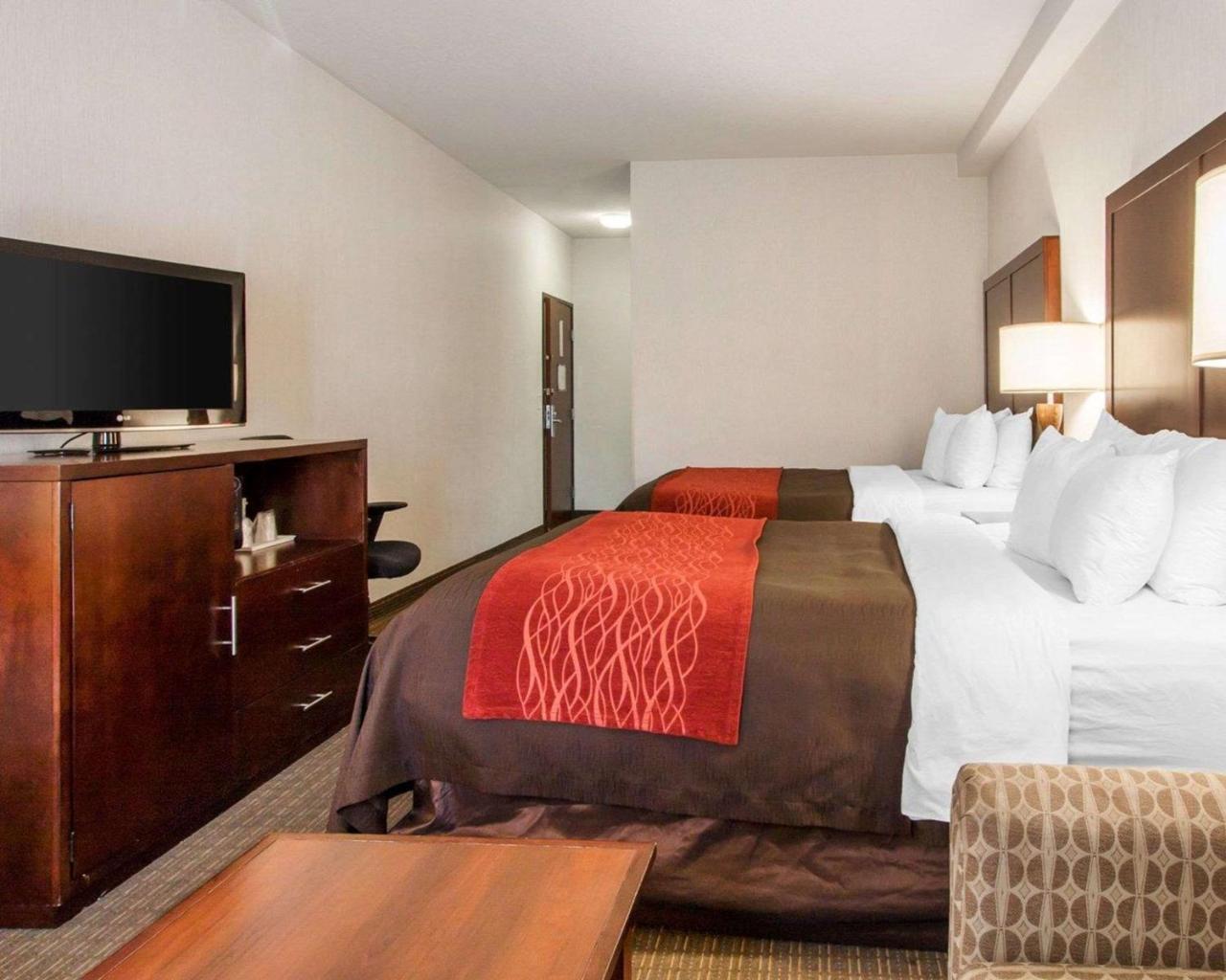 Comfort Inn & Suites-Portland Airport Bagian luar foto