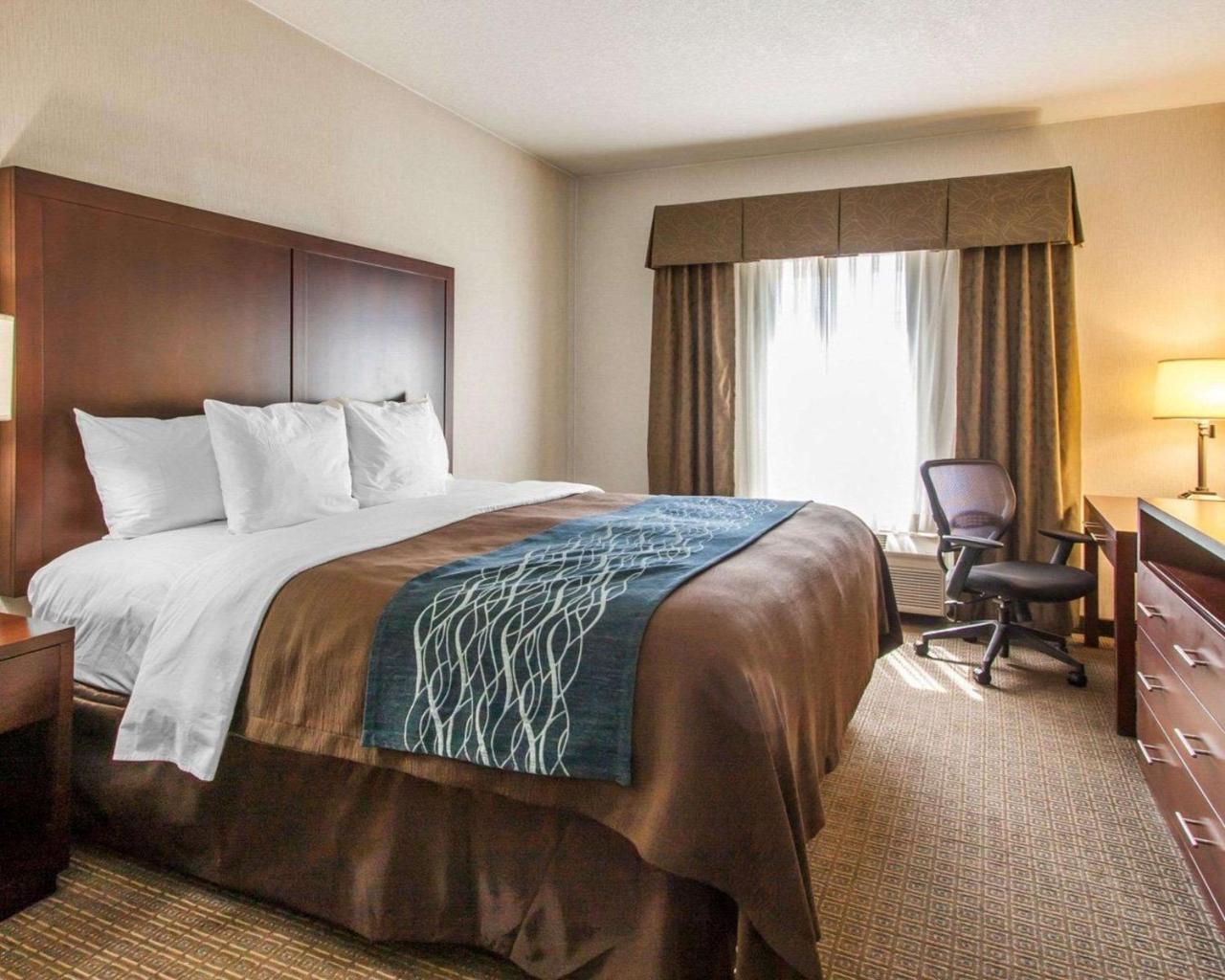 Comfort Inn & Suites-Portland Airport Bagian luar foto