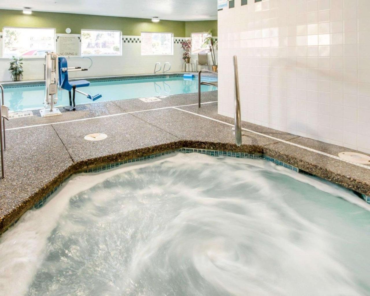 Comfort Inn & Suites-Portland Airport Bagian luar foto