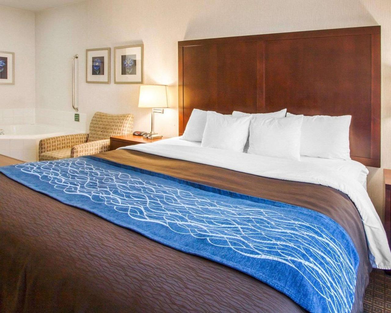 Comfort Inn & Suites-Portland Airport Bagian luar foto